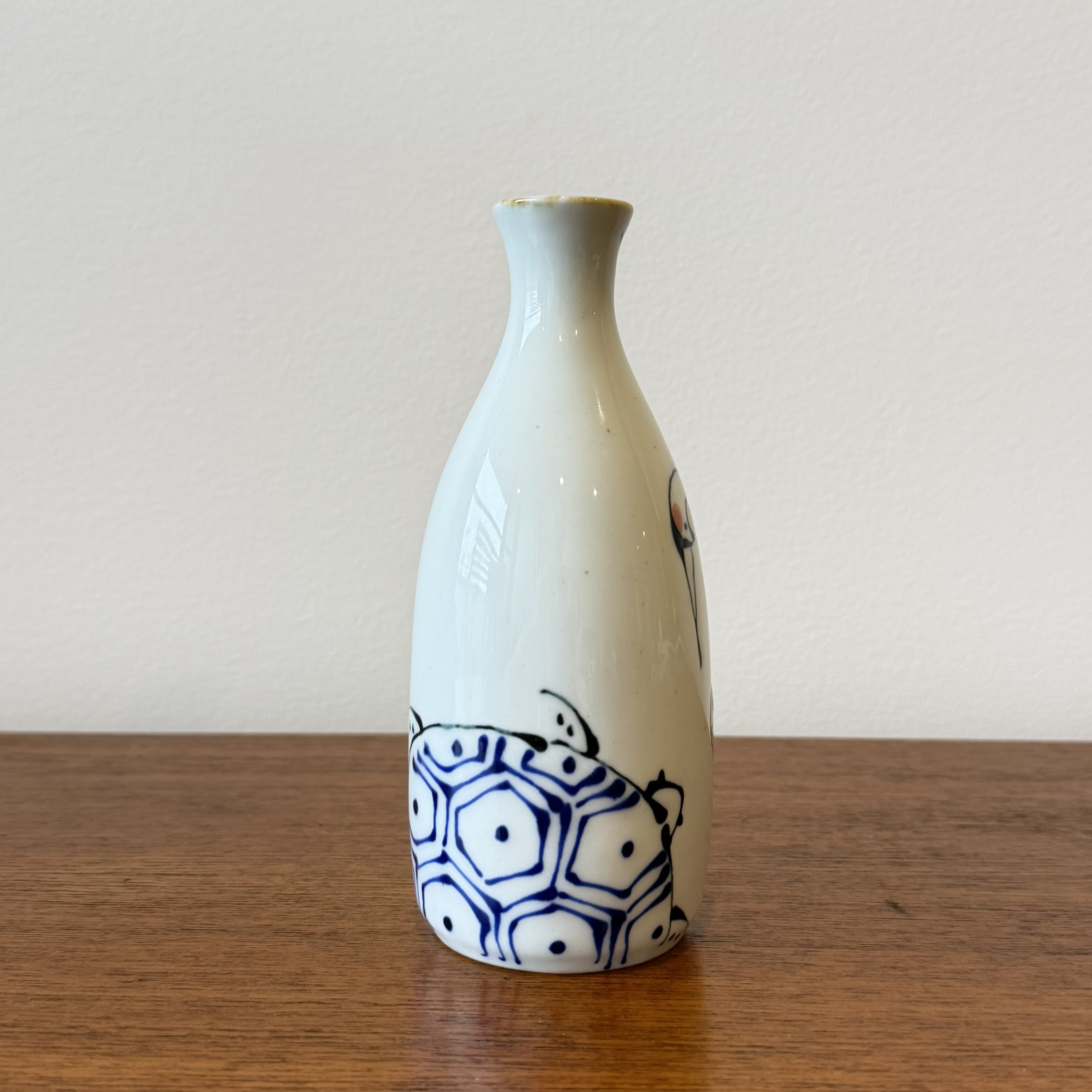 Kotohogi Sake Bottle – Crane and Turtle