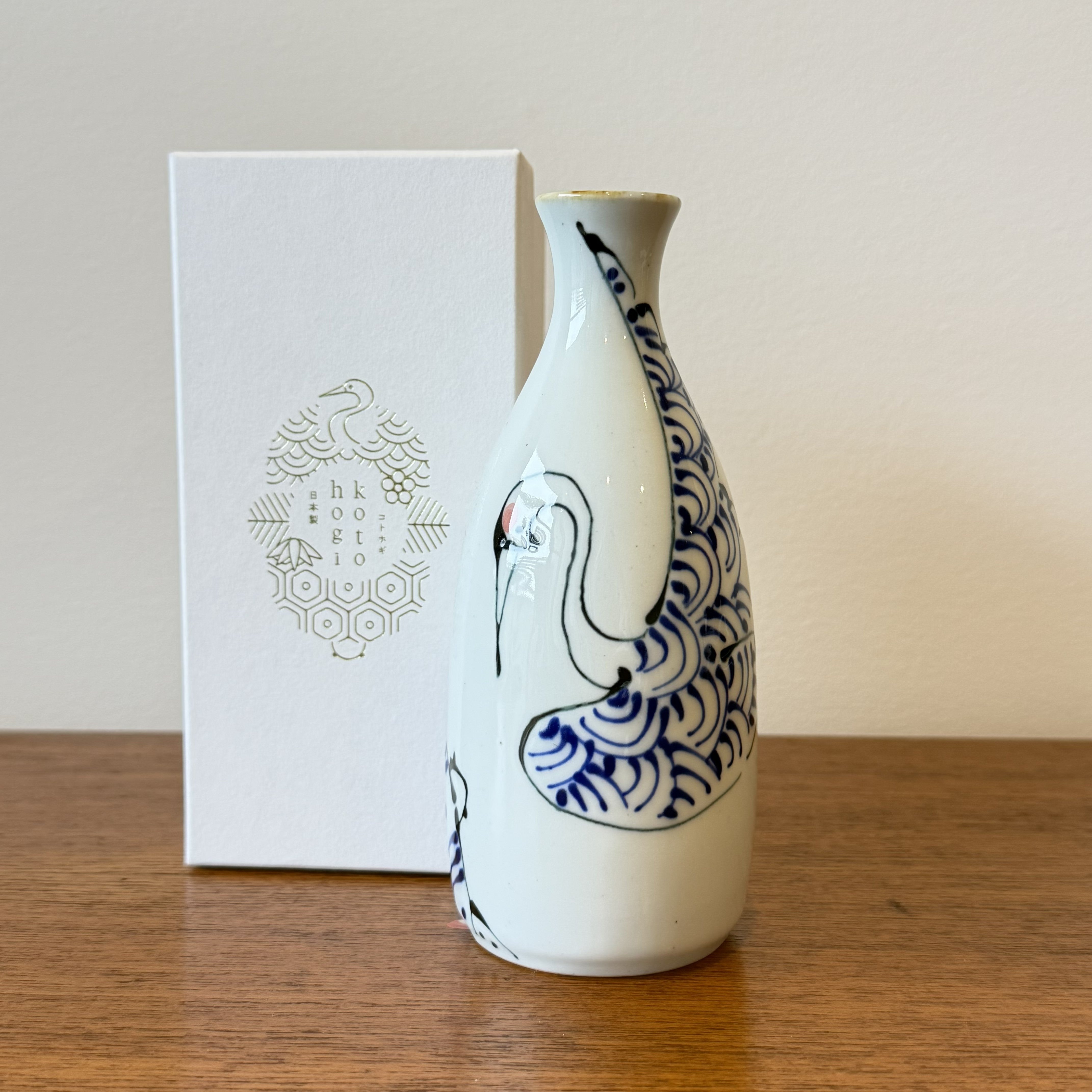Kotohogi Sake Bottle – Crane and Turtle